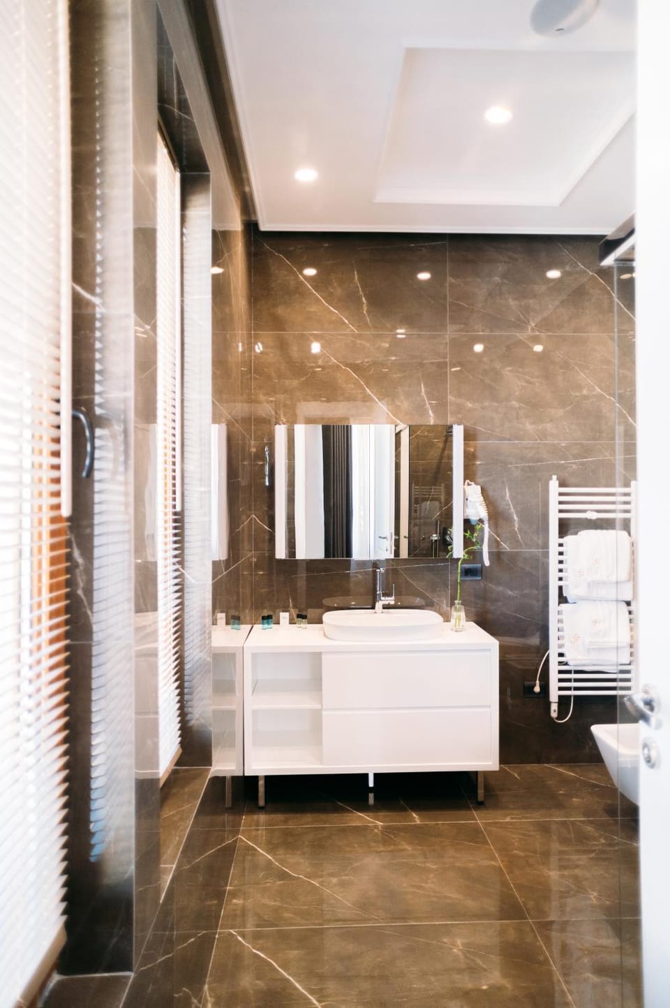 Toilet, Bathroom, towels