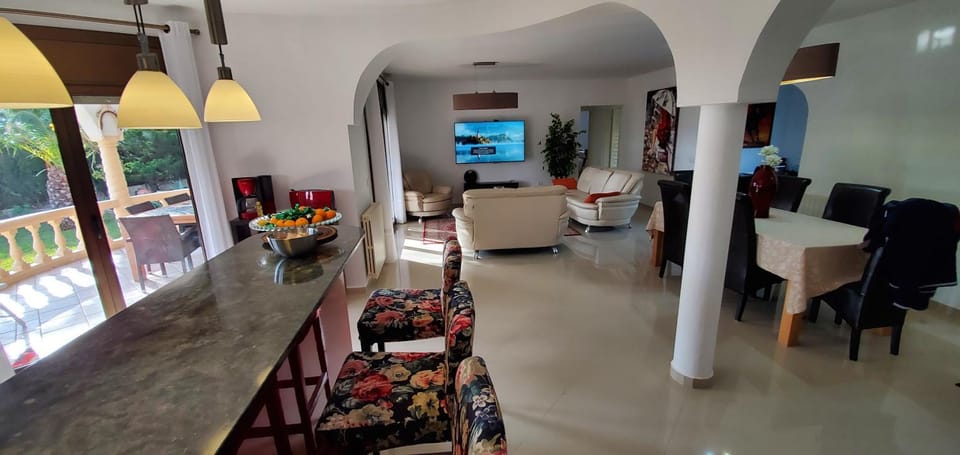 TV and multimedia, Living room