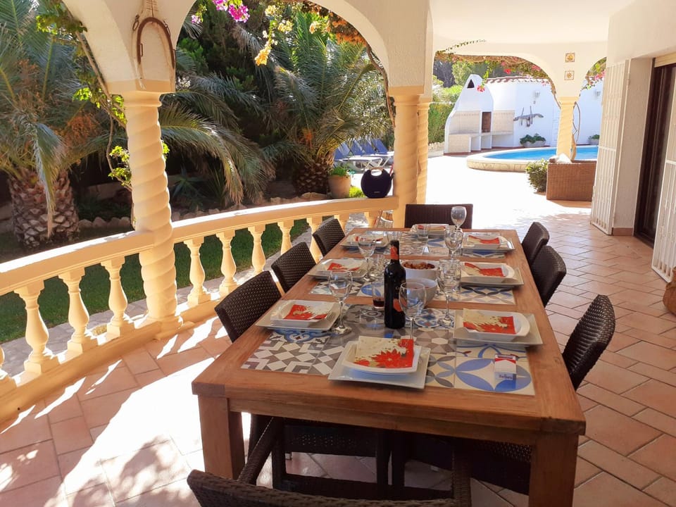 Patio, BBQ facilities, Balcony/Terrace