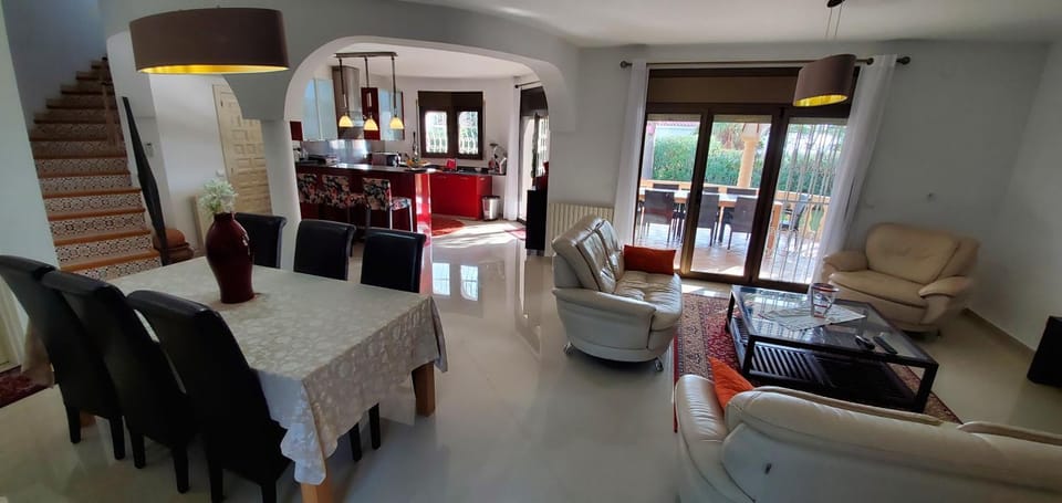 Living room, Decorative detail, Family