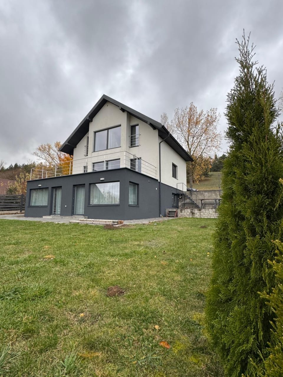Property building, Day, Natural landscape, Garden, Garden view