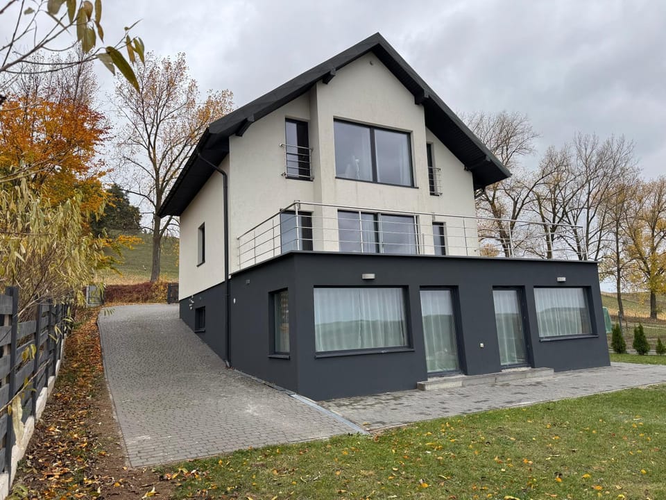Property building, Day