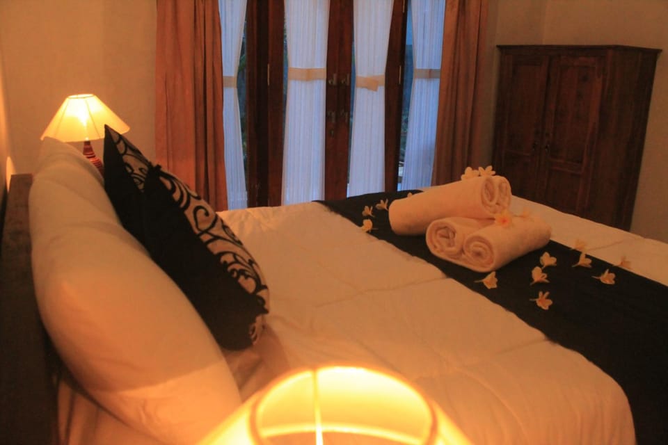 Bed, Photo of the whole room