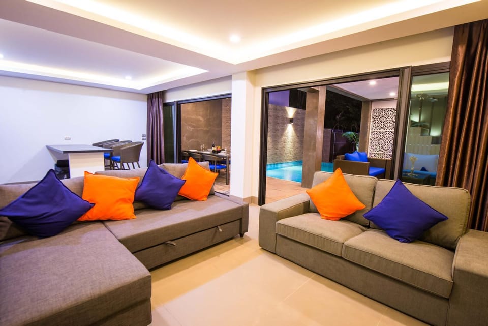 Living room, Seating area
