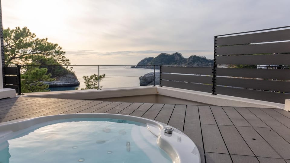 Day, Hot Tub, Spa and wellness centre/facilities, Photo of the whole room, Sea view, Bath