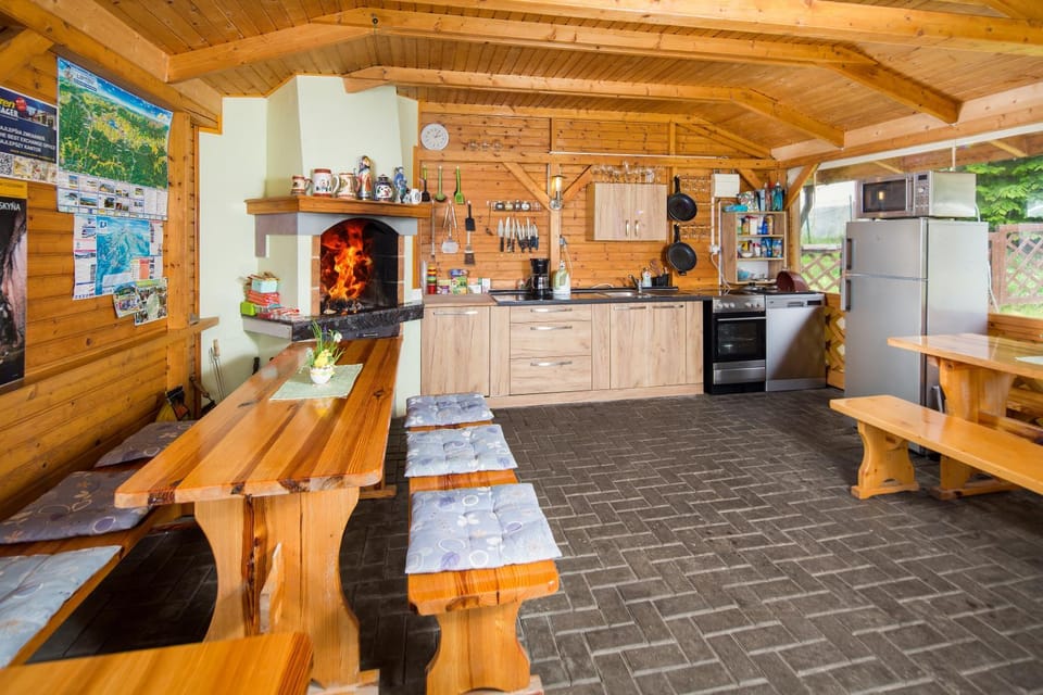 BBQ facilities, Kitchen or kitchenette, Communal kitchen