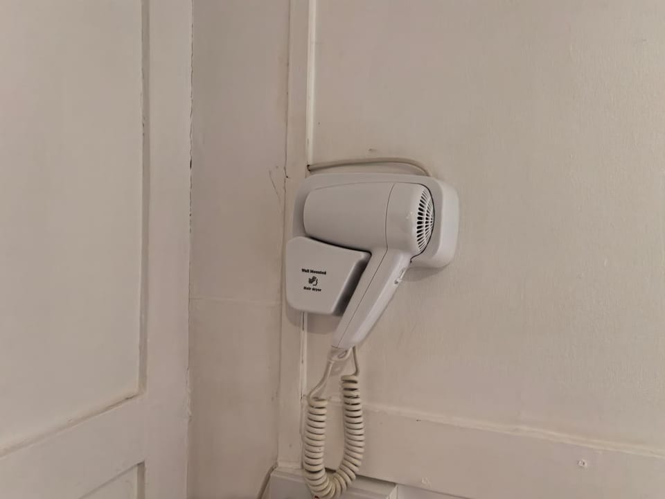 Motel Schmotel Bed and Breakfast in Hove