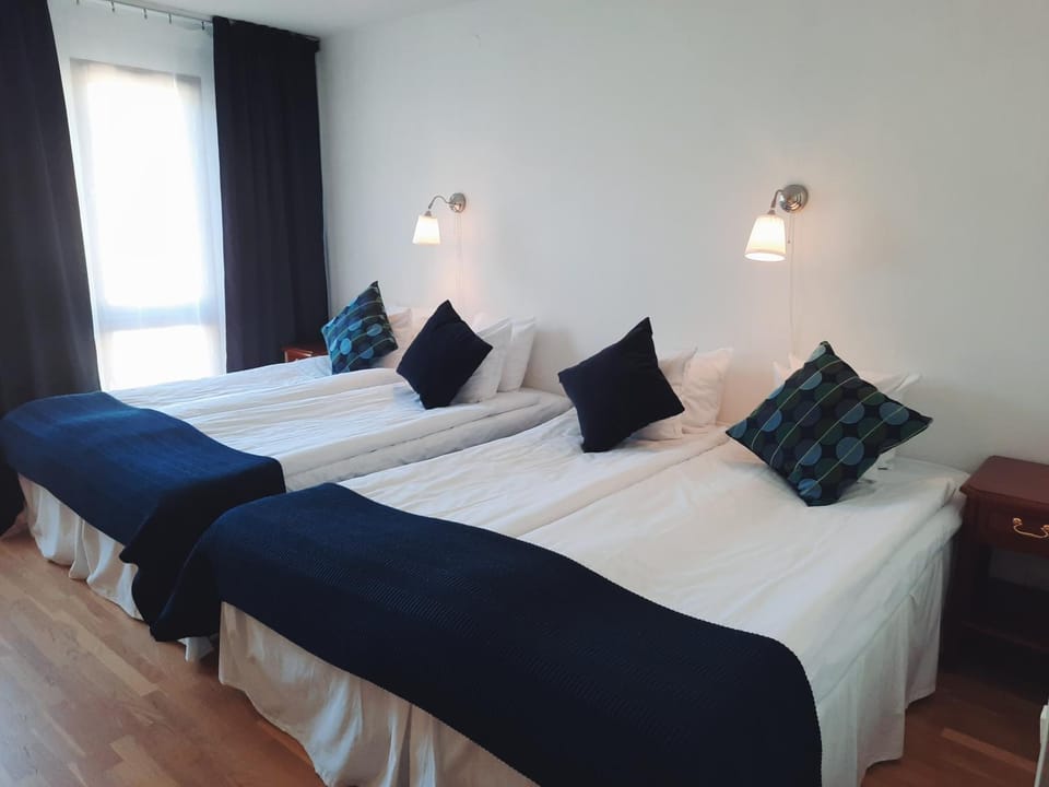 Bed, Photo of the whole room, Family, Family