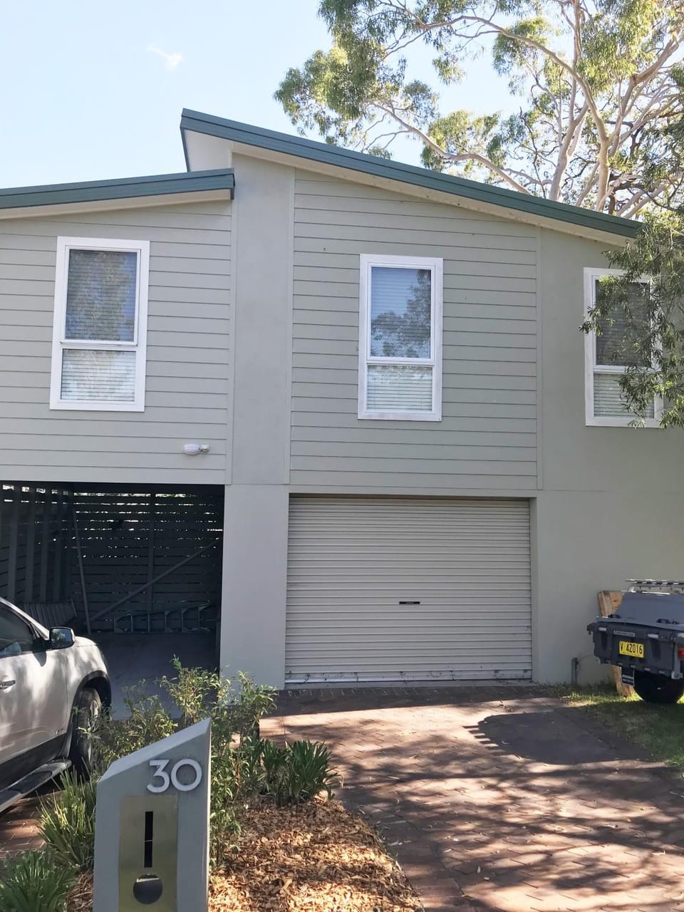 Property building, Facade/entrance, Parking