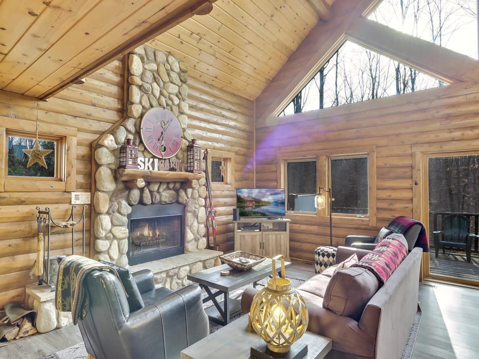 832 Mountain Cabin Cabin in Michigan