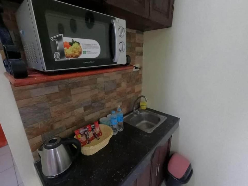 Antwet Backpacker's Inn & Rooftop Bar Hostel in Dumaguete