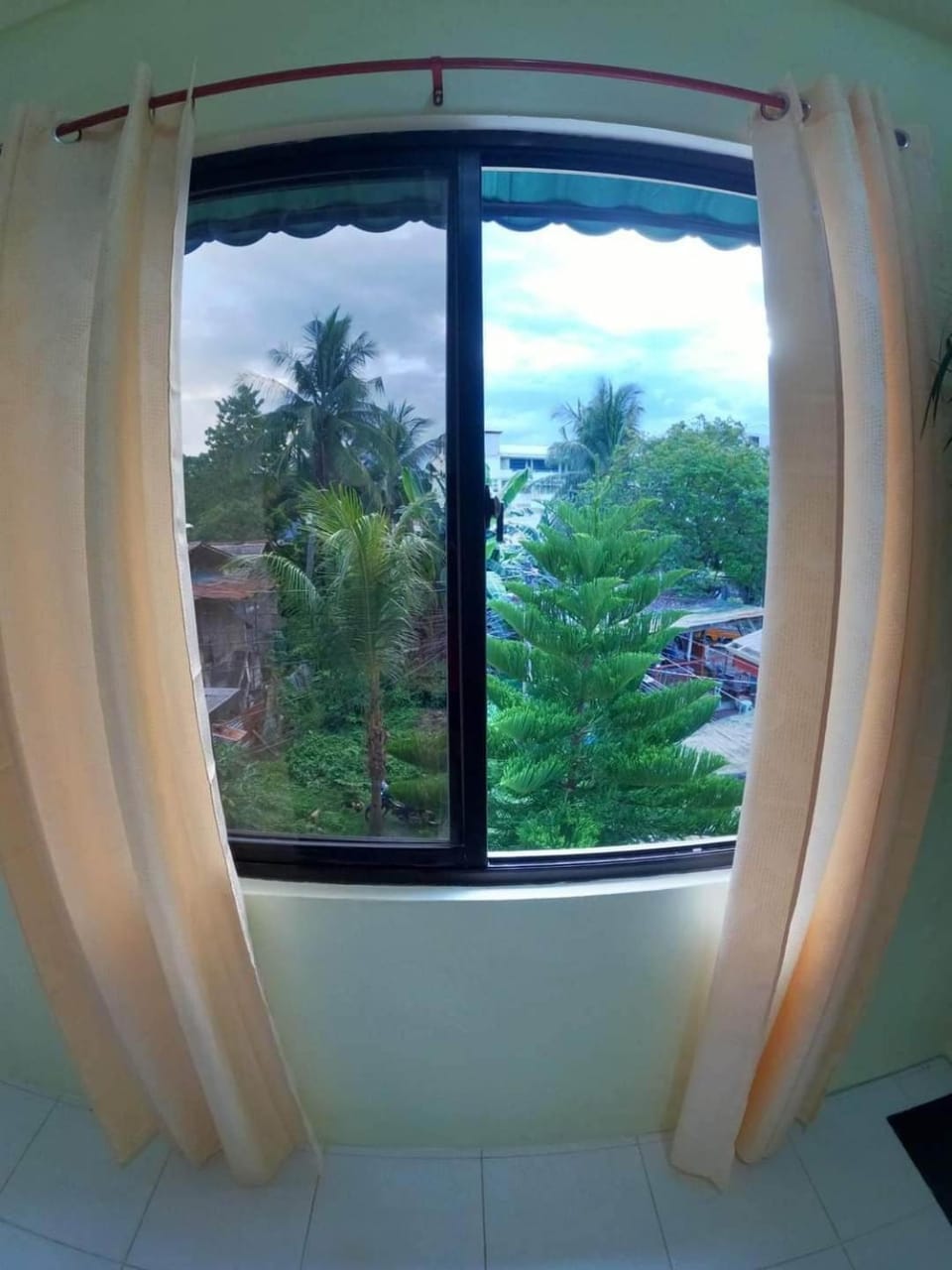 Antwet Backpacker's Inn & Rooftop Bar Hostel in Dumaguete