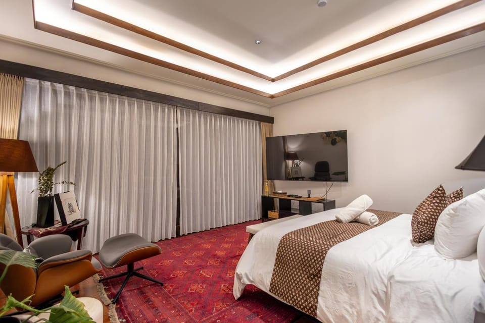 Bed, TV and multimedia, Photo of the whole room, Bedroom