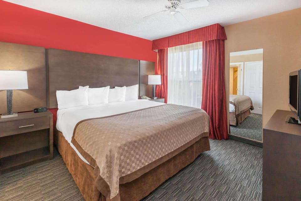 Photo of the whole room, Bedroom, On site