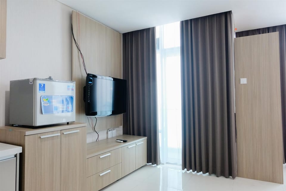 Pool View Brooklyn Alam Sutera Studio Apartment near IKEA By Travelio Apartment in West Java