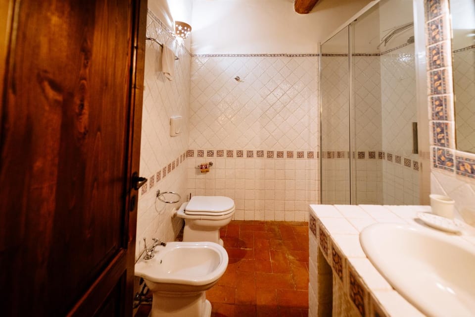 Bio Agriturismo Il Melograno di Banditella Ristorante Farm Stay in Tuscany