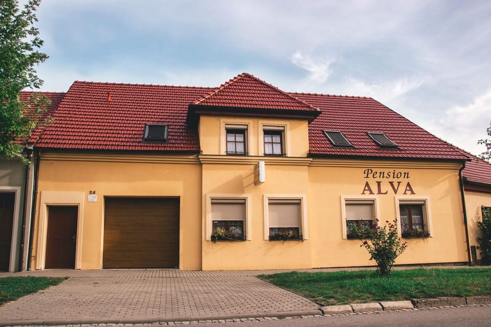 Property building, Facade/entrance, Parking