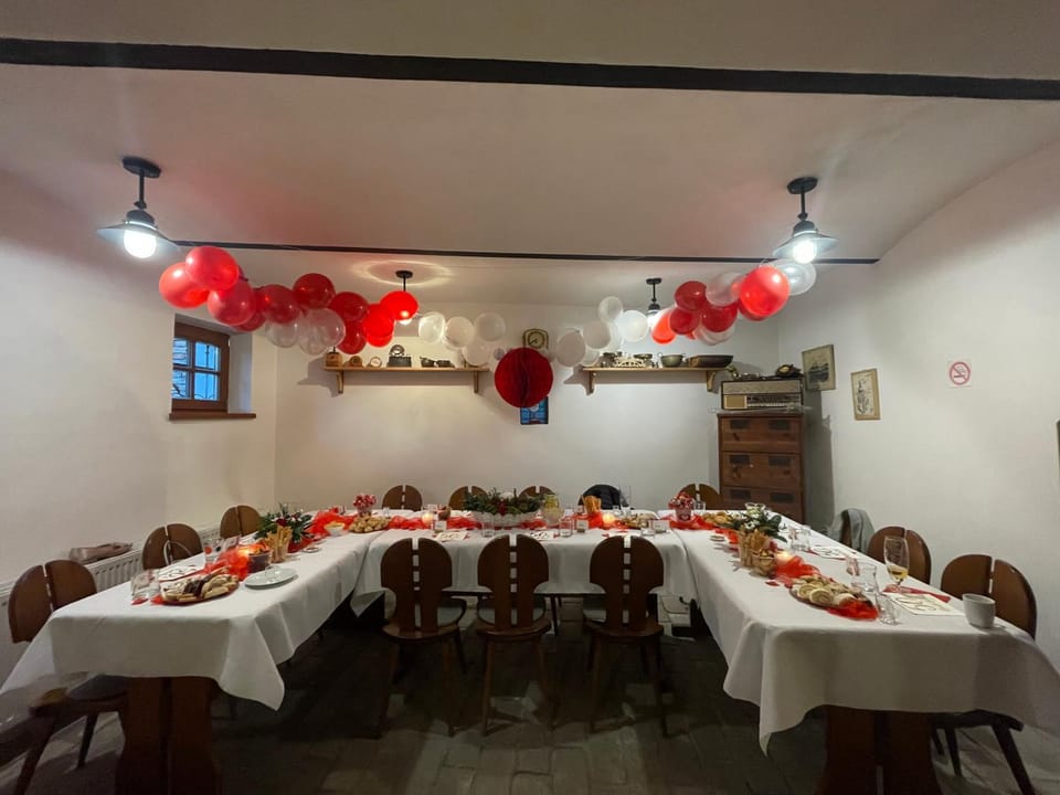 Banquet/Function facilities, group of guests