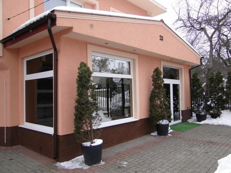 Facade/entrance