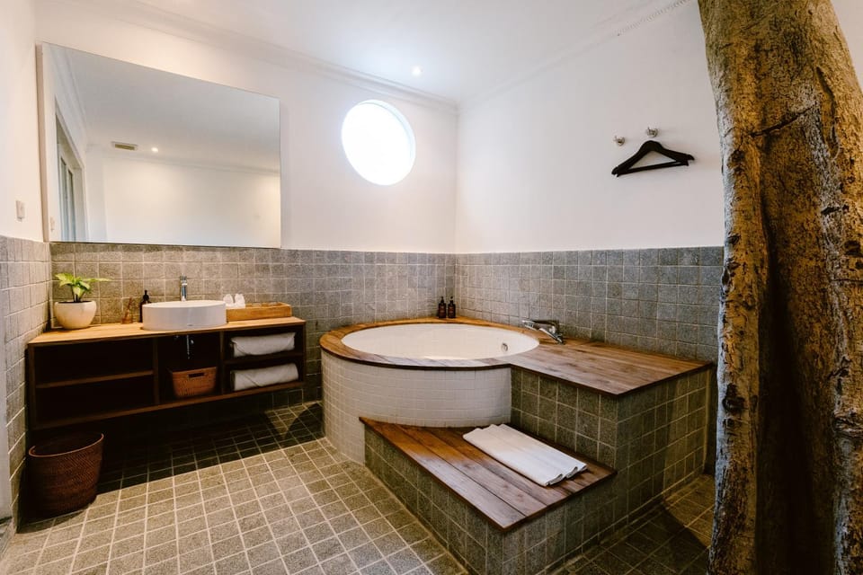 Bathroom, Bath