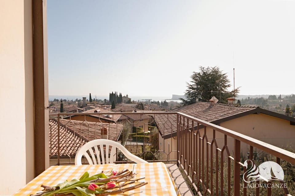 Balcony/Terrace, Lake view