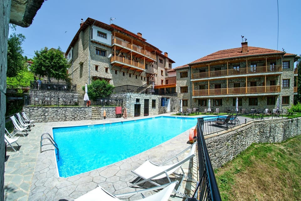 Property building, Swimming pool, Swimming pool