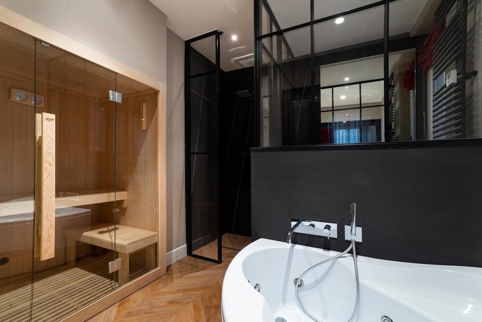 Hot Tub, Sauna, Bathroom, Area and facilities