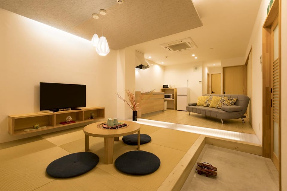 Guesthouse Raku Bed and Breakfast in Kyoto