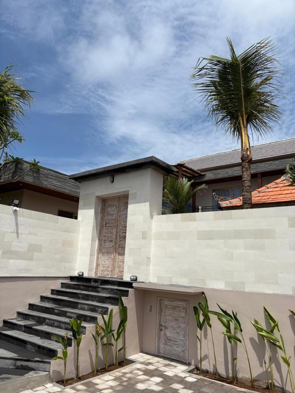 Property building, Facade/entrance