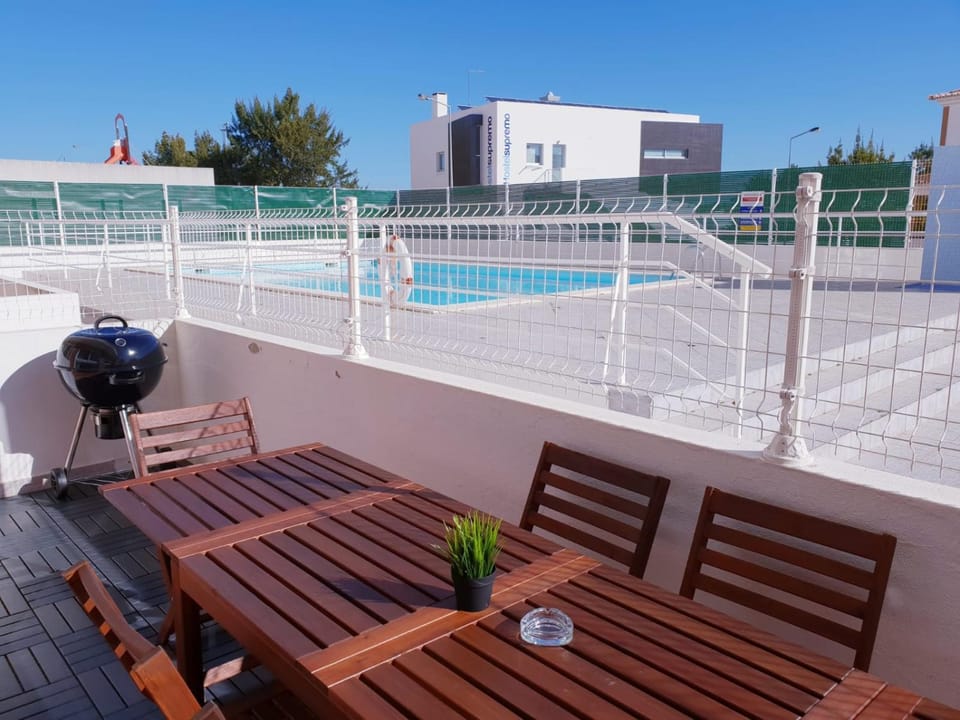BBQ facilities, Balcony/Terrace, Area and facilities, Swimming pool