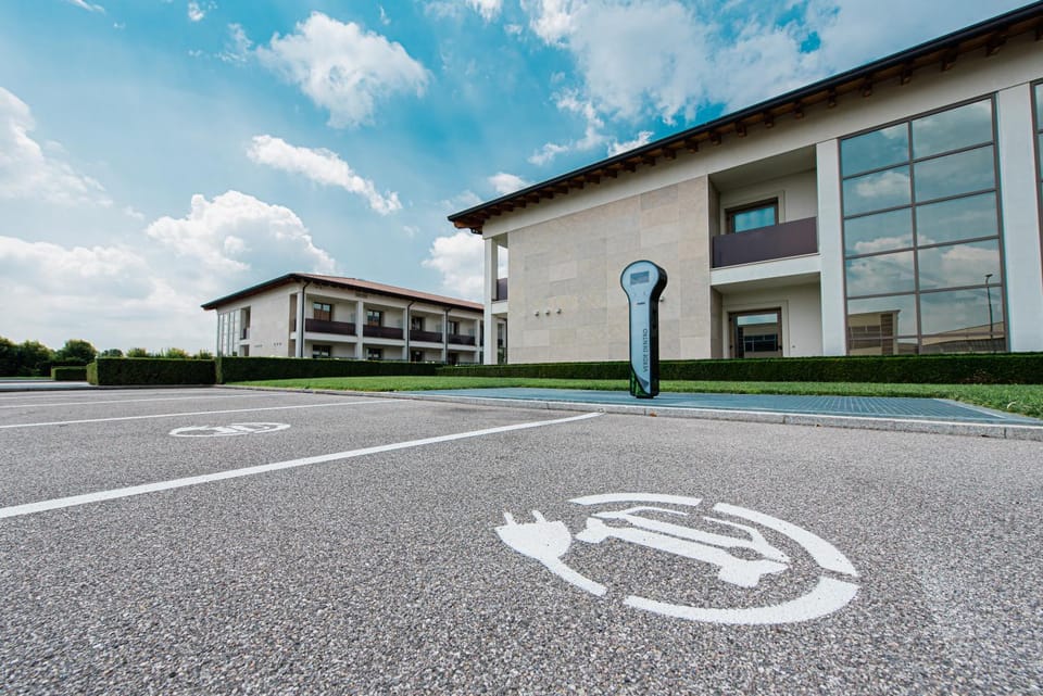 Property building, Area and facilities