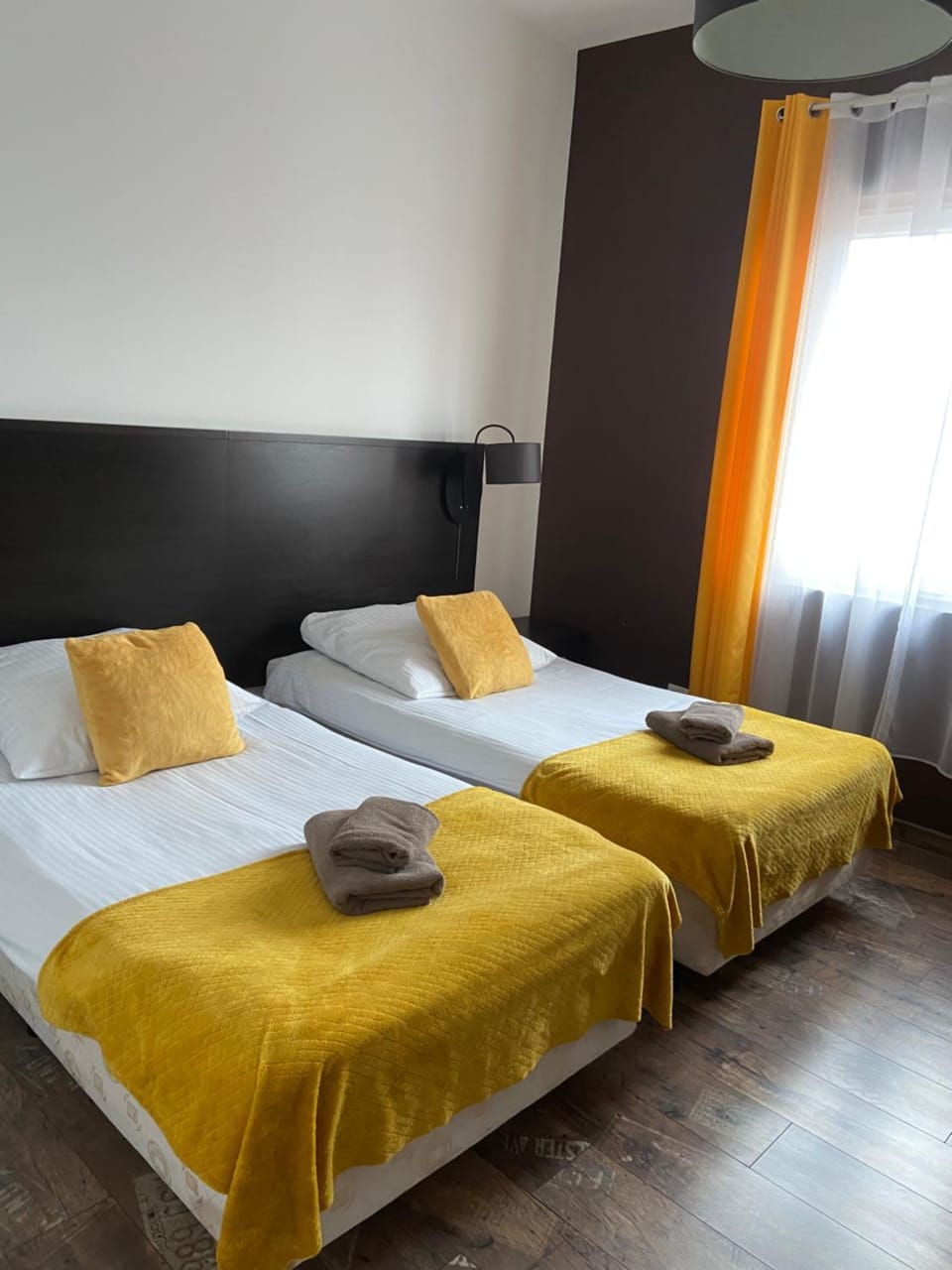 Photo of the whole room, Bedroom, towels