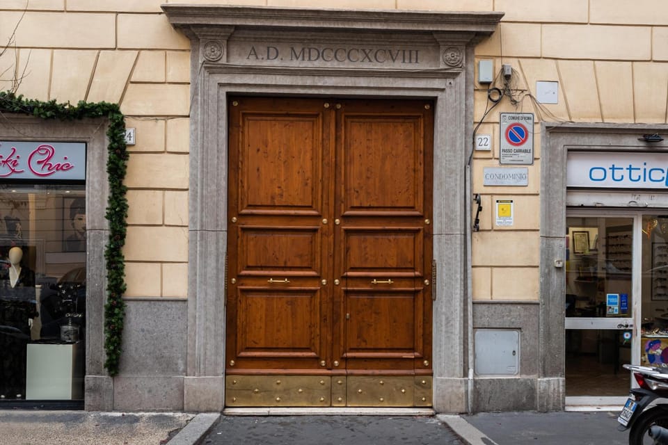 Facade/entrance