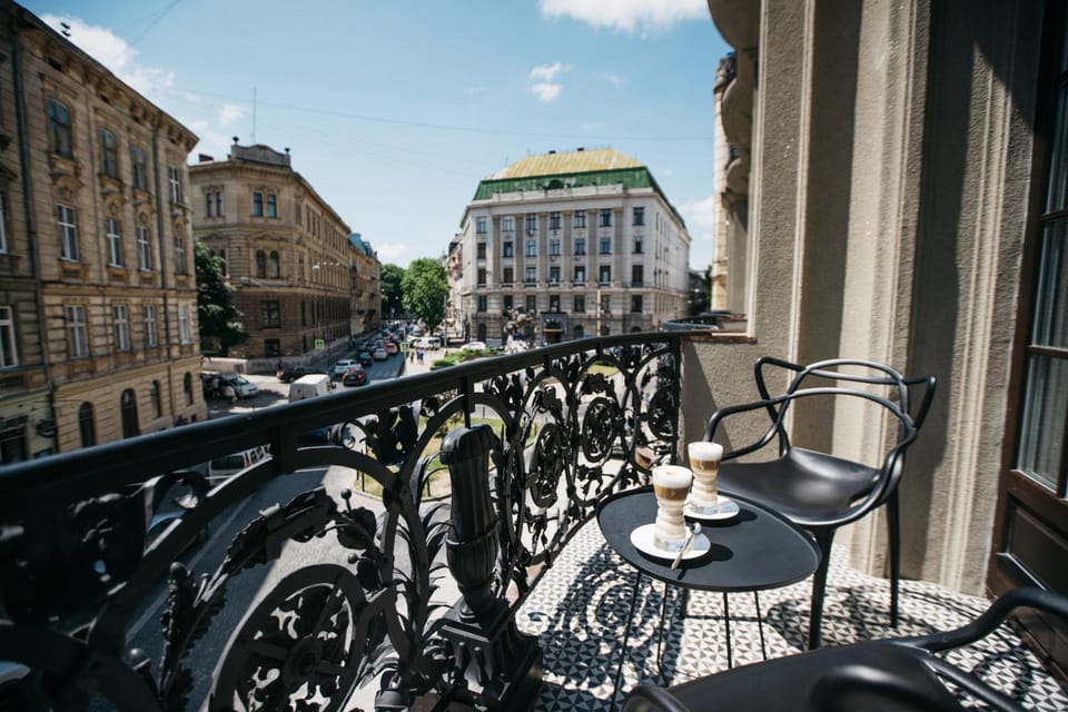 Nearby landmark, Balcony/Terrace, City view, Street view