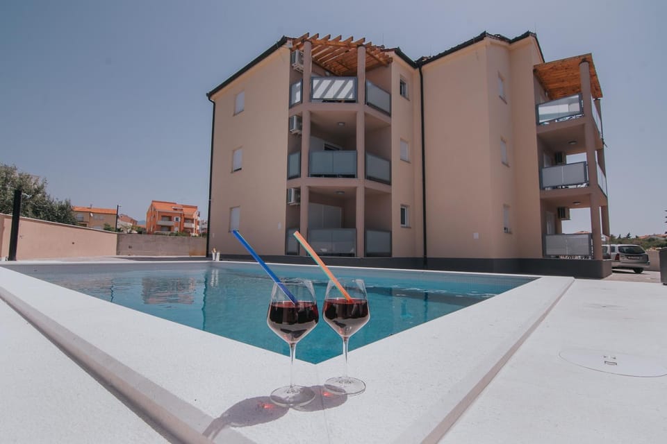Patio, Facade/entrance, Swimming pool