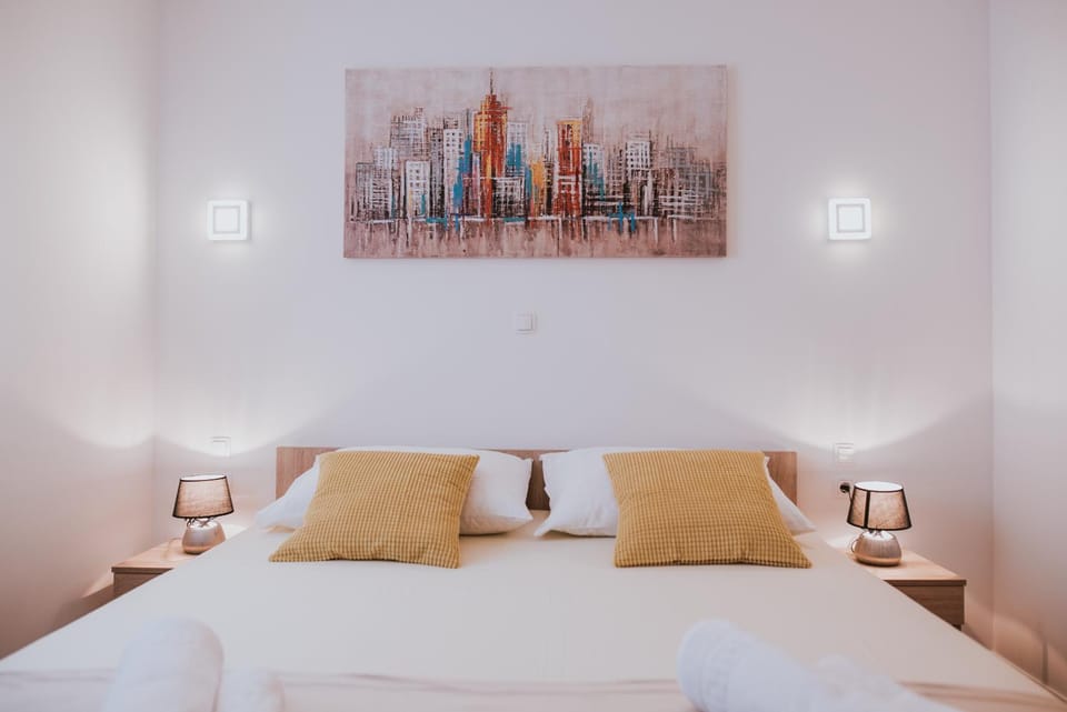 Bed, Decorative detail, Bedroom