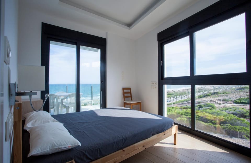 Garden, Beach, Bedroom
