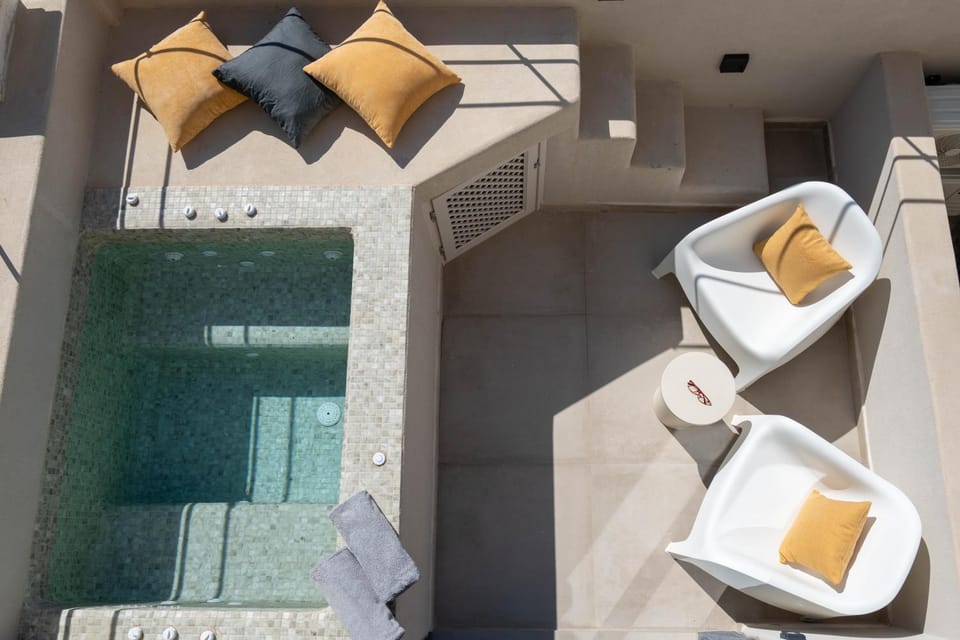 Patio, Hot Tub, Hot Tub, Balcony/Terrace, Seating area, Sea view
