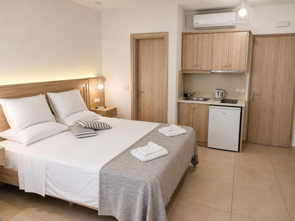 Bed, Bedroom, kitchen