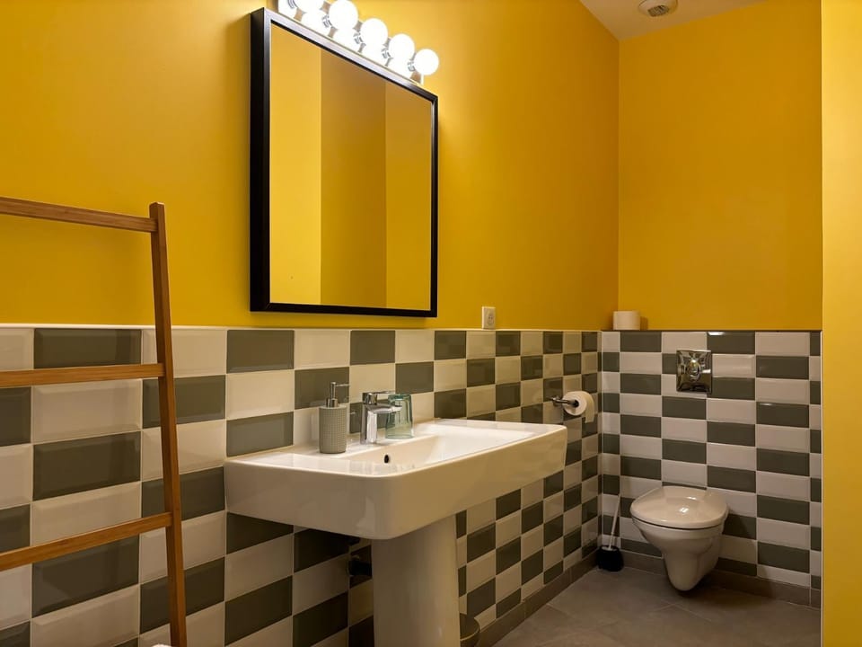 Toilet, Bathroom