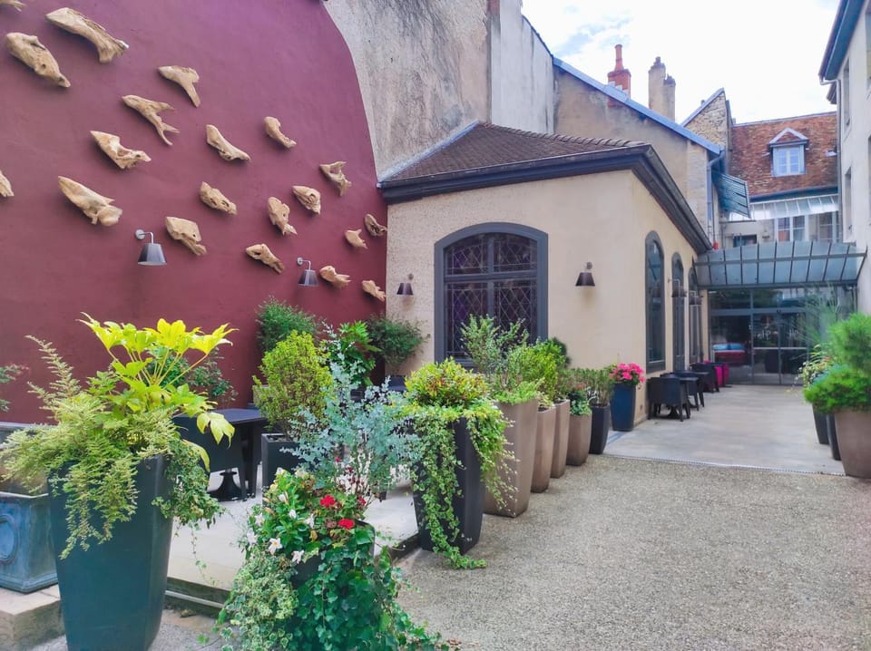 Property building, Inner courtyard view