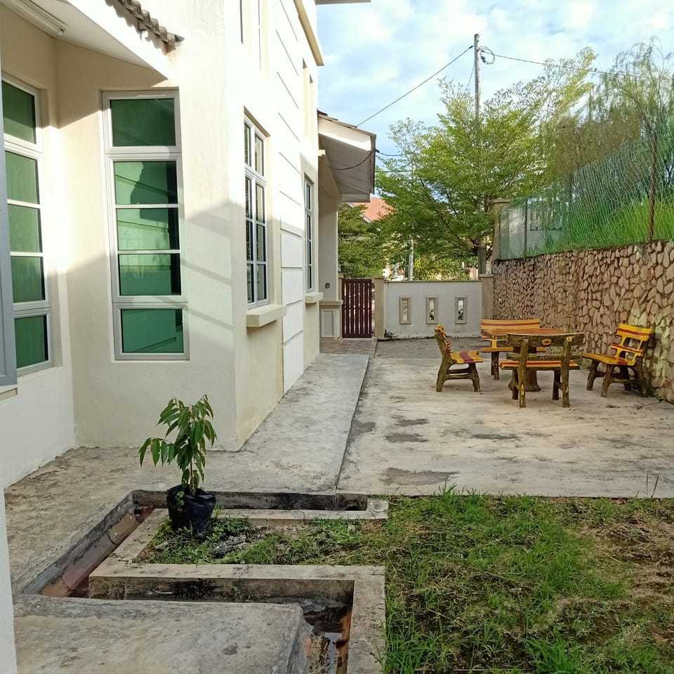 Gambang Homestay BangloMuslim House in Pahang, Malaysia