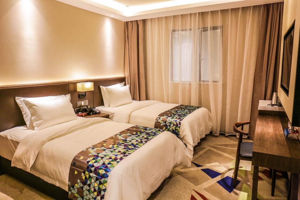 Chao An Hotel Guangzhou Pazhou Exhibition Center Canton Tower Chigang Subway Station Hotel in Guangzhou