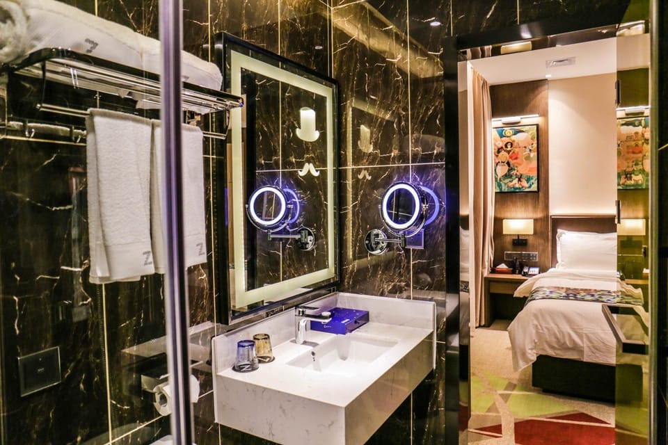 Chao An Hotel Guangzhou Pazhou Exhibition Center Canton Tower Chigang Subway Station Hotel in Guangzhou