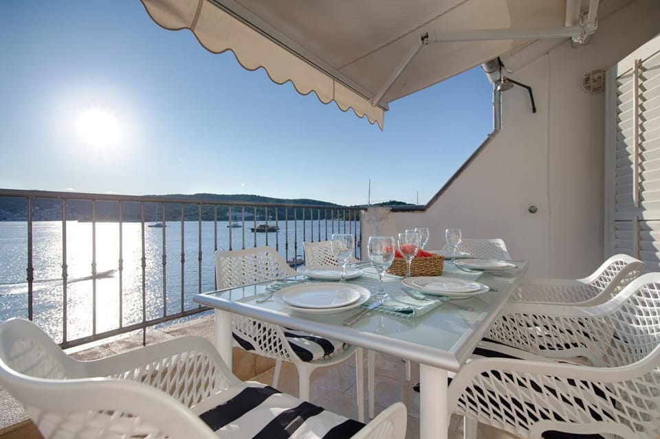 Villa Riva, Vis Villa in Vis