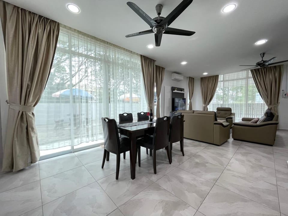Langkawi Cozy Holiday Home at Taman Indah by Zervin Vacation rental in Kedah