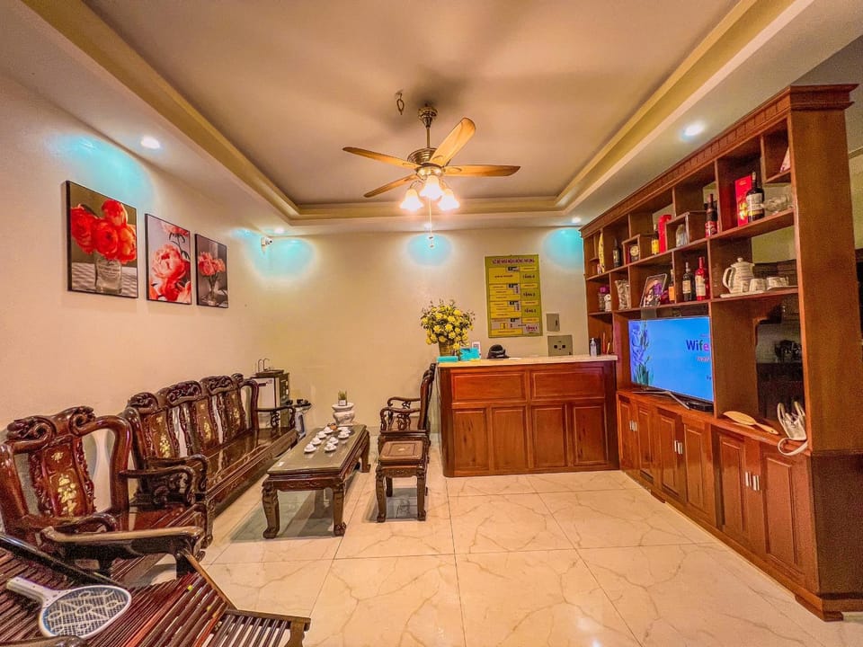 Patio, Staff, Lobby or reception