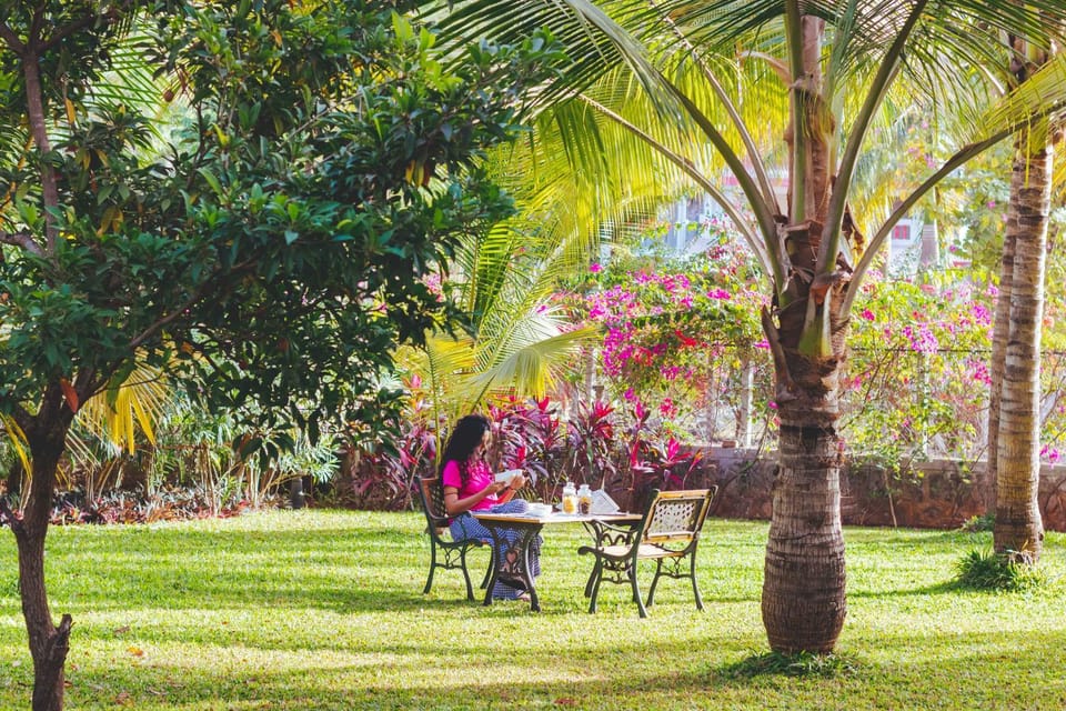 Day, People, Garden, Coffee/tea facilities, Food and drinks, Seating area, Garden view
