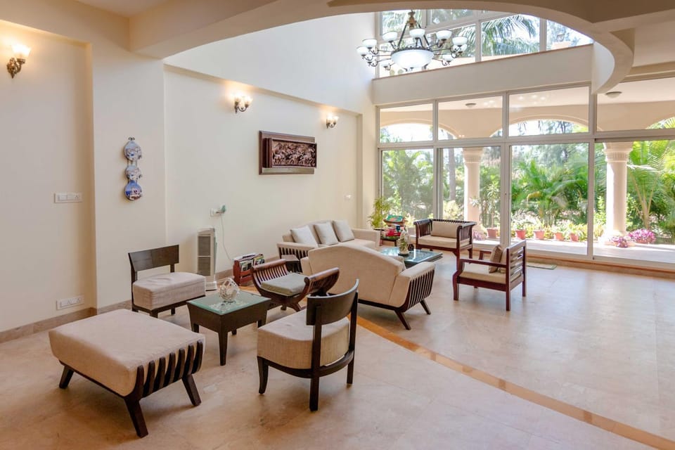 Patio, Living room, Decorative detail, Seating area, Garden view