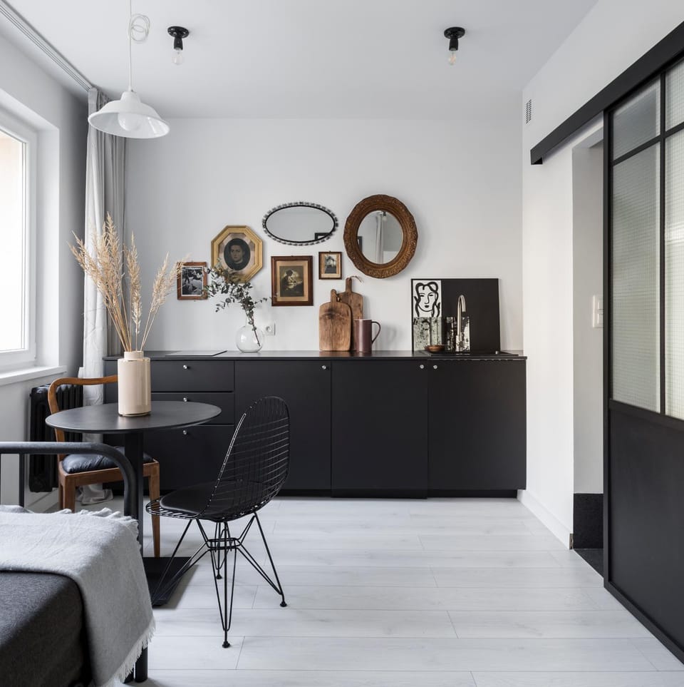 Bed, Kitchen or kitchenette, Dining area